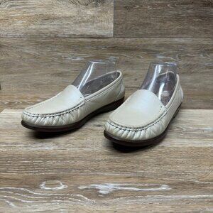 SAS Simplify Pearl Bone Leather Slip On Loafer Women's Size 8.5